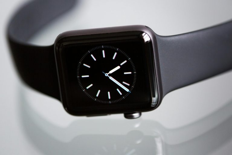Avis Fitbit Versa 4 — Test complet 2026